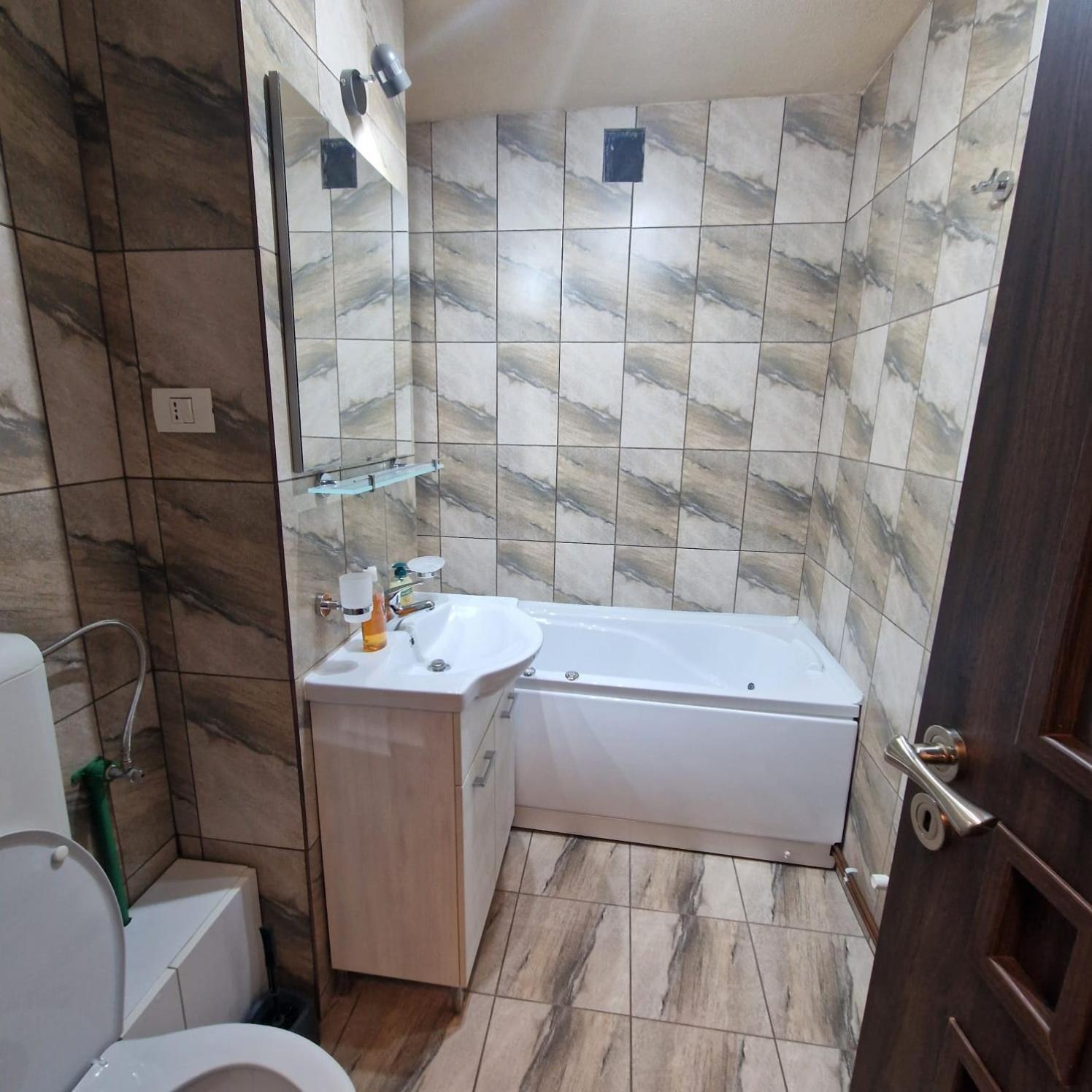 Apartament Iulius 4 Curtea de Argeş Esterno foto