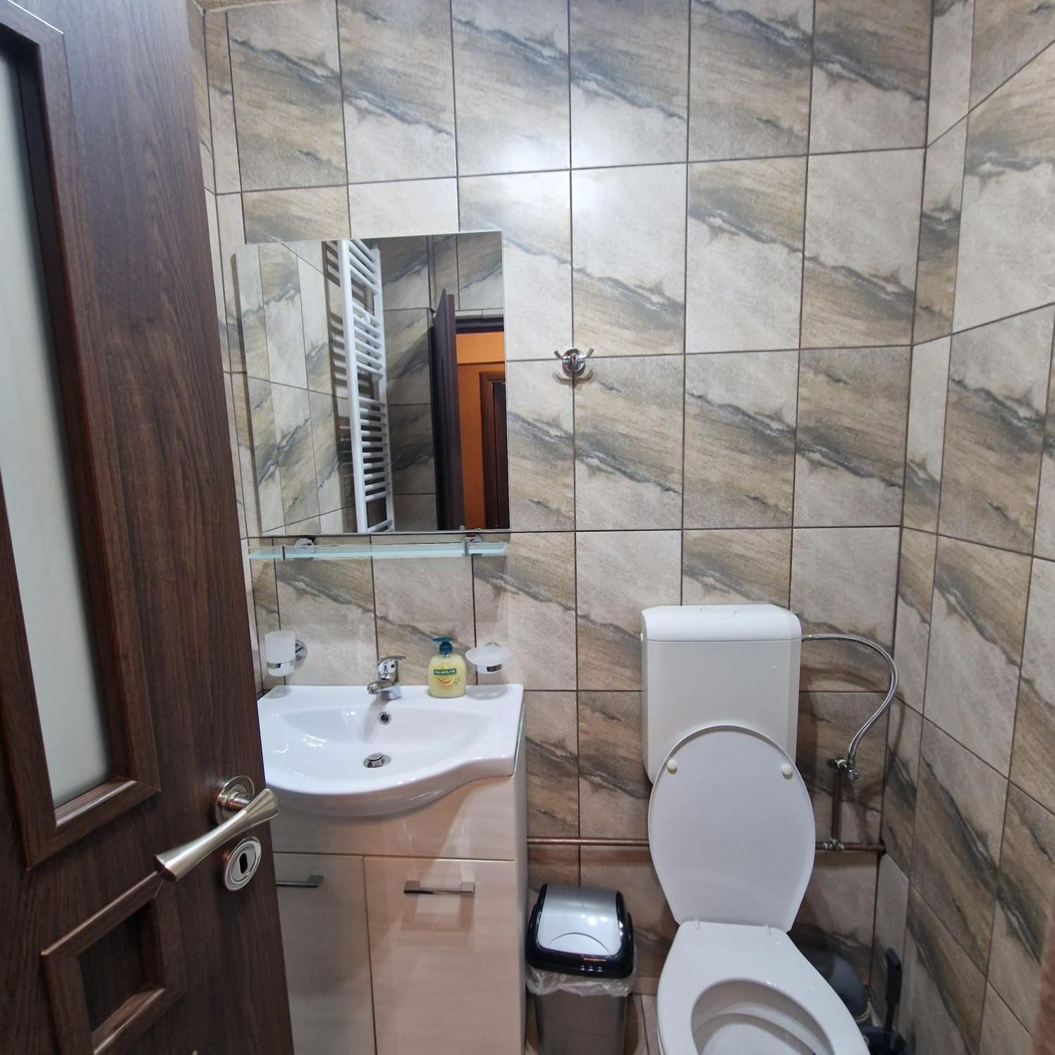 Apartament Iulius 4 Curtea de Argeş Esterno foto
