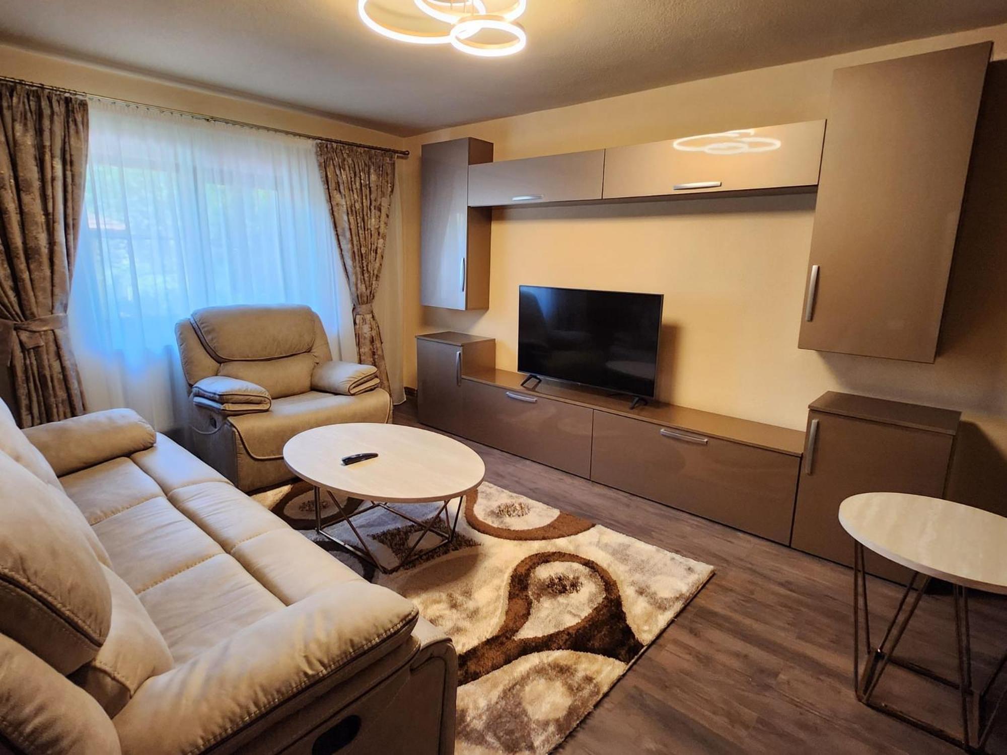 Apartament Iulius 4 Curtea de Argeş Esterno foto